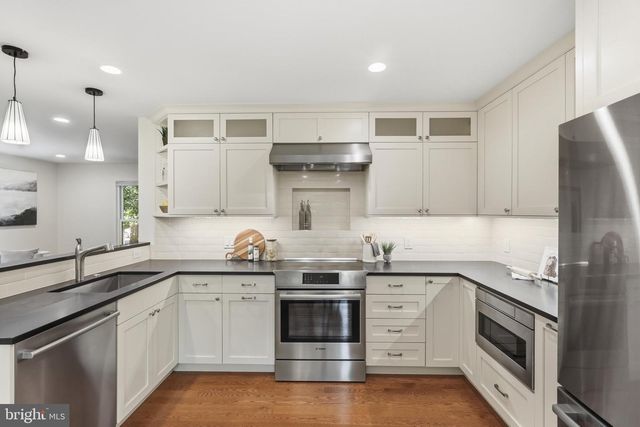 10811 MIDSUMMER DR, Reston, VA 20191