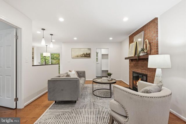 10811 MIDSUMMER DR, Reston, VA 20191