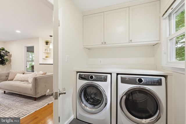 10811 MIDSUMMER DR, Reston, VA 20191