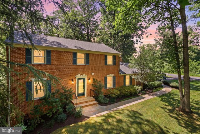 10811 MIDSUMMER DR, Reston, VA 20191