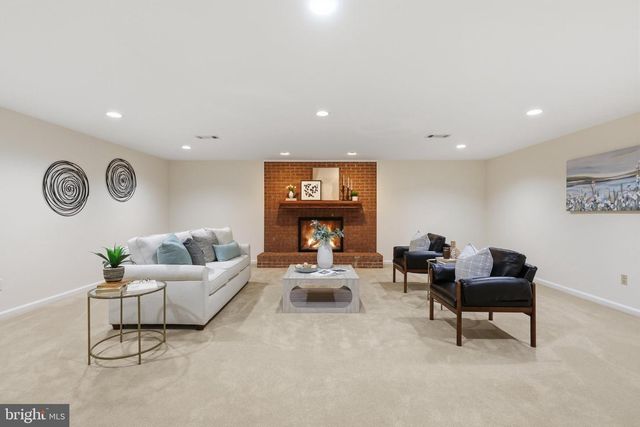 10811 MIDSUMMER DR, Reston, VA 20191