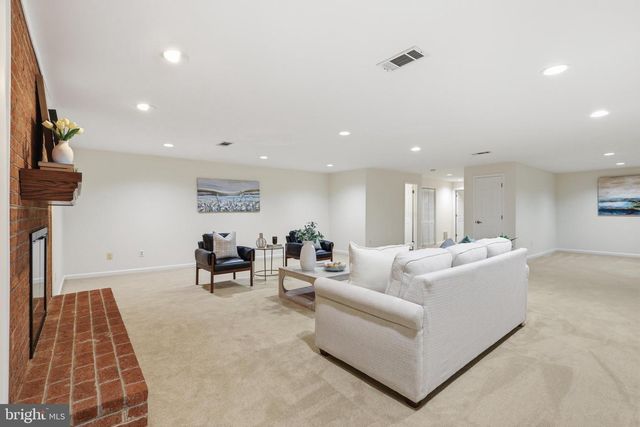 10811 MIDSUMMER DR, Reston, VA 20191