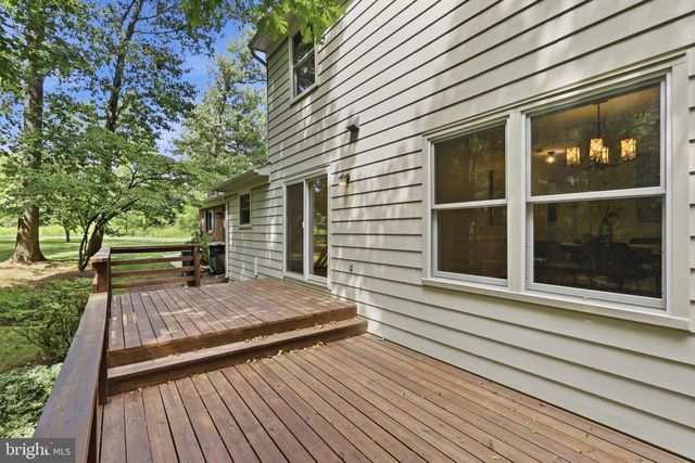 10811 MIDSUMMER DR, Reston, VA 20191