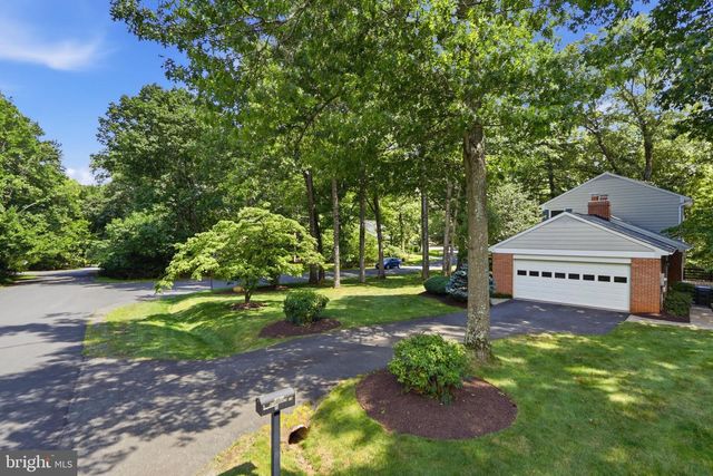 10811 MIDSUMMER DR, Reston, VA 20191