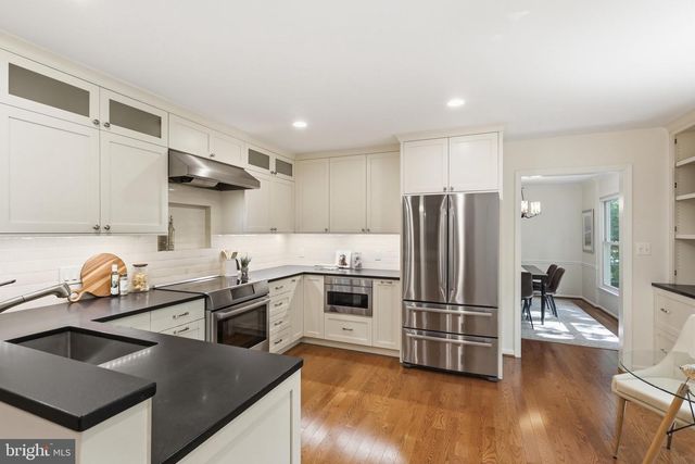 10811 MIDSUMMER DR, Reston, VA 20191