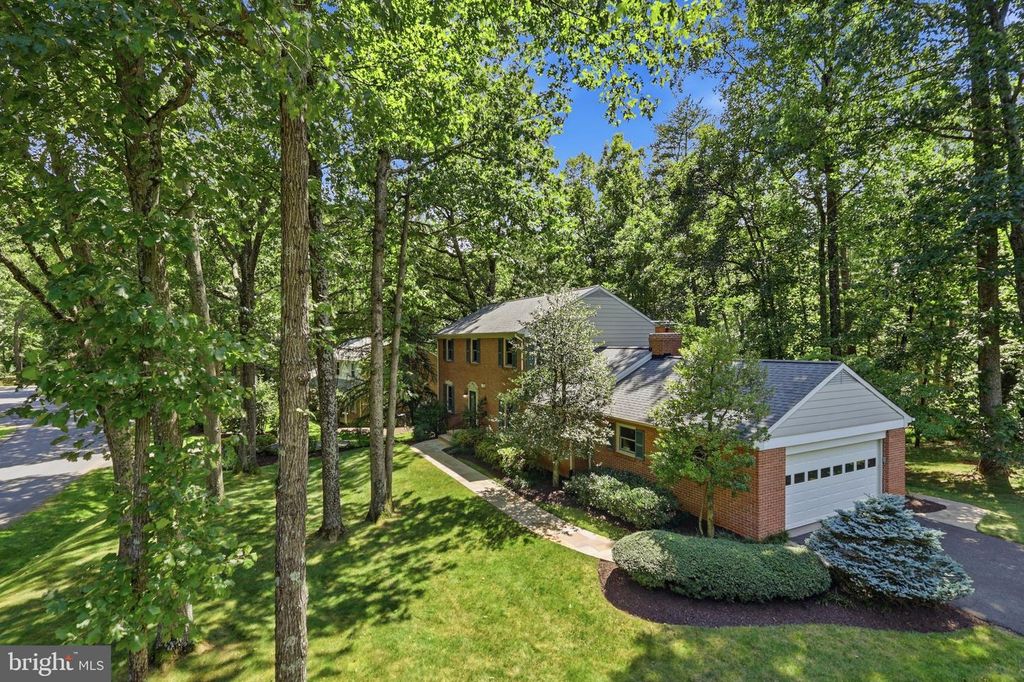10811 MIDSUMMER DR, Reston, VA 20191