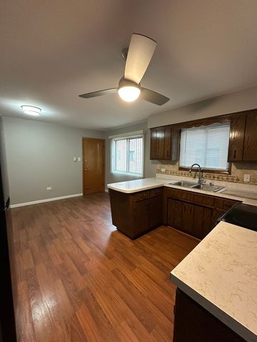 6334 W 65th Street 2N, Chicago, IL 60638