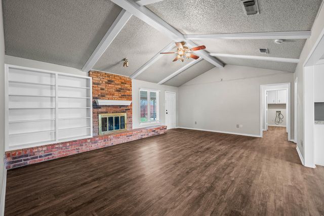 9804 Knoxville Avenue, Lubbock, TX 79423