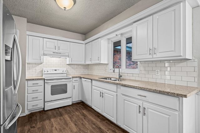 9804 Knoxville Avenue, Lubbock, TX 79423