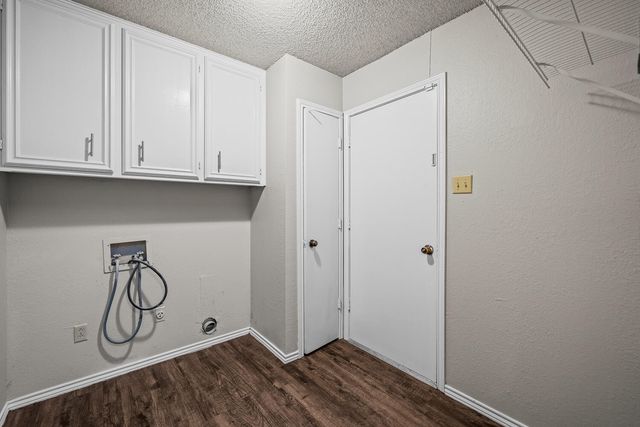 9804 Knoxville Avenue, Lubbock, TX 79423