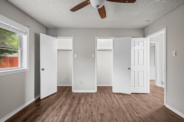 9804 Knoxville Avenue, Lubbock, TX 79423