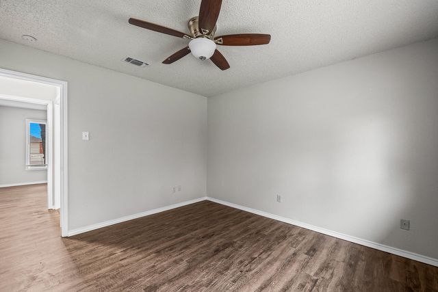 9804 Knoxville Avenue, Lubbock, TX 79423