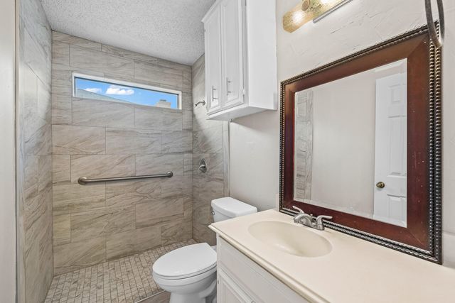 9804 Knoxville Avenue, Lubbock, TX 79423