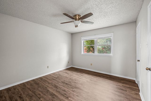 9804 Knoxville Avenue, Lubbock, TX 79423