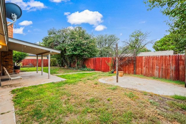 9804 Knoxville Avenue, Lubbock, TX 79423