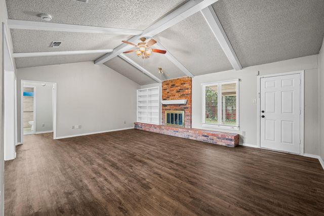 9804 Knoxville Avenue, Lubbock, TX 79423