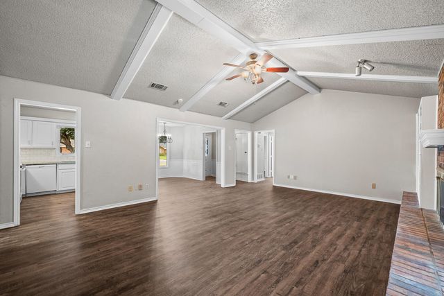 9804 Knoxville Avenue, Lubbock, TX 79423