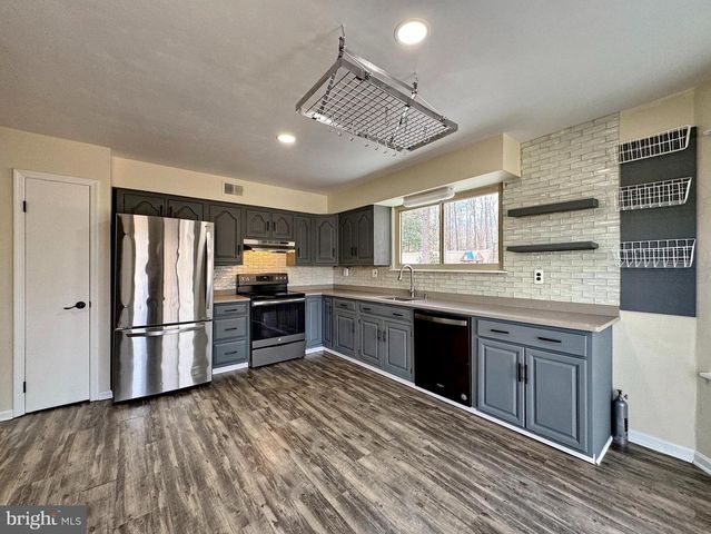 401 BUTTERNUT CT, La Plata, MD 20646