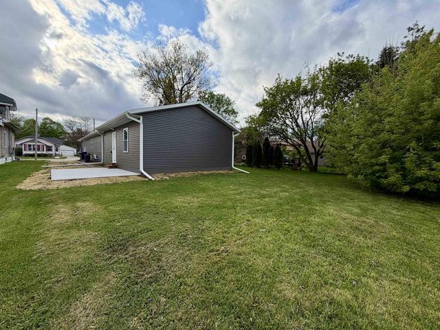 145 S Randall Avenue, Janesville, WI 53545
