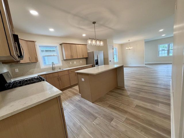 145 S Randall Avenue, Janesville, WI 53545