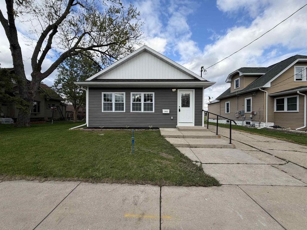 145 S Randall Avenue, Janesville, WI 53545