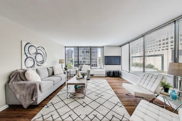 2800 N LAKE SHORE Drive 517, Chicago, IL 60657