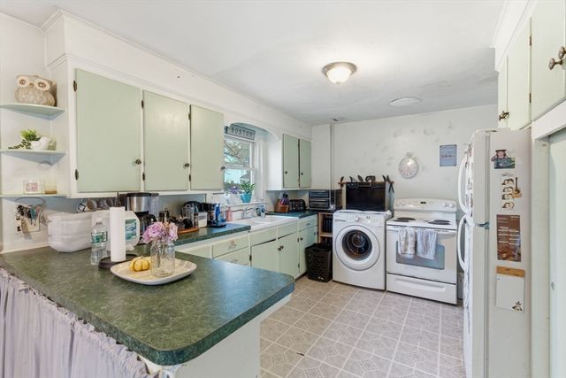 25-27 Brooks St, Maynard, MA 01754