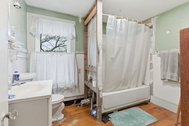 25-27 Brooks St, Maynard, MA 01754