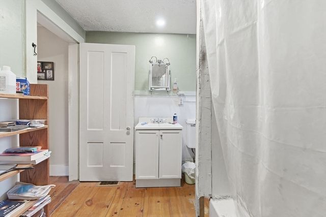 25-27 Brooks St, Maynard, MA 01754