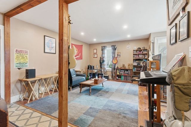 25-27 Brooks St, Maynard, MA 01754