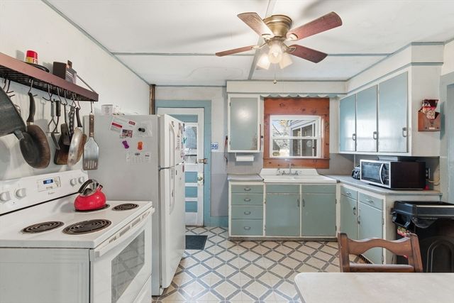 25-27 Brooks St, Maynard, MA 01754