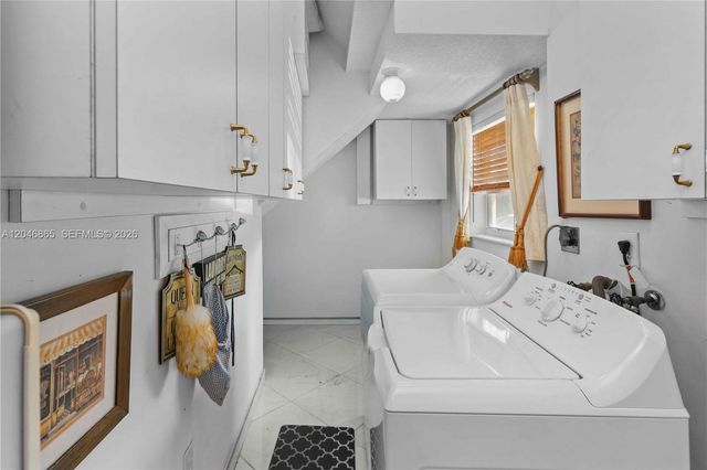 16048 NW 82nd Place, Miami Lakes, FL 33016