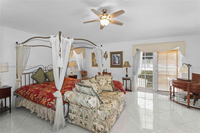 16048 NW 82nd Place, Miami Lakes, FL 33016