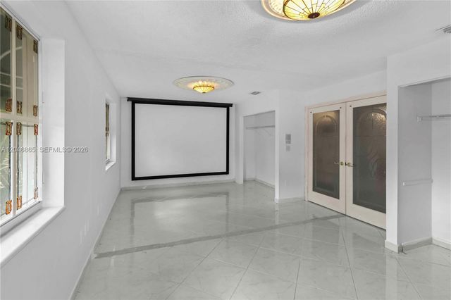 16048 NW 82nd Place, Miami Lakes, FL 33016