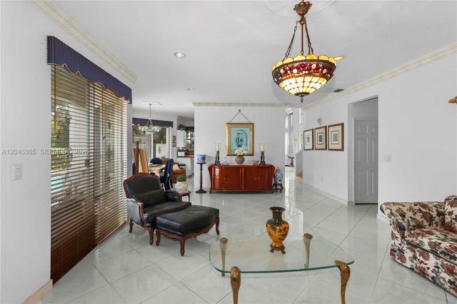 16048 NW 82nd Place, Miami Lakes, FL 33016