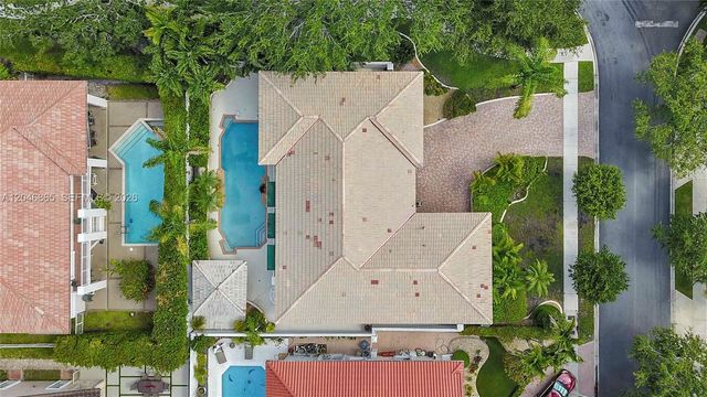 16048 NW 82nd Place, Miami Lakes, FL 33016