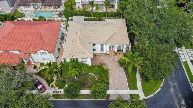 16048 NW 82nd Place, Miami Lakes, FL 33016