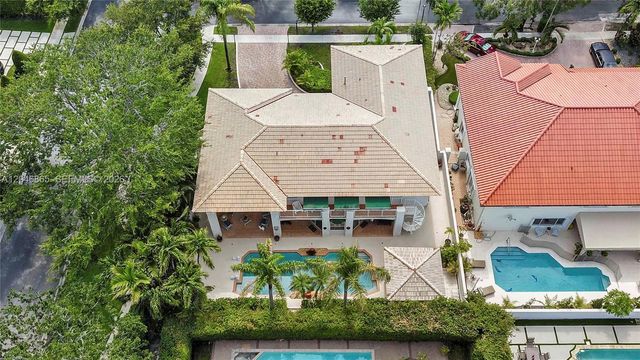 16048 NW 82nd Place, Miami Lakes, FL 33016