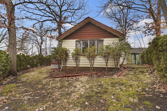 534 Oakwood TRAIL, Twin Lakes, WI 53181