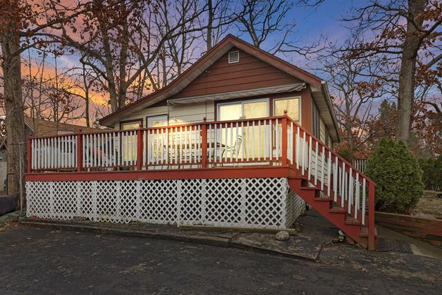 534 Oakwood TRAIL, Twin Lakes, WI 53181