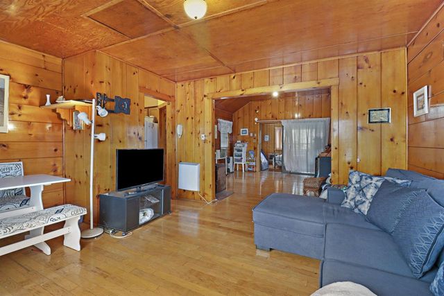534 Oakwood TRAIL, Twin Lakes, WI 53181