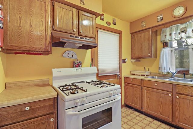 534 Oakwood TRAIL, Twin Lakes, WI 53181