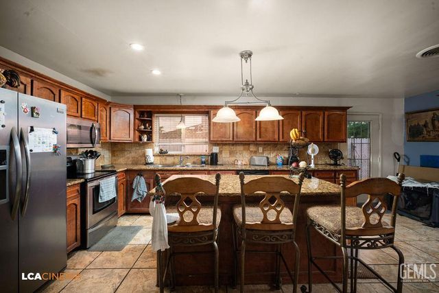 3108 Pesante Road, Bakersfield, CA 93306