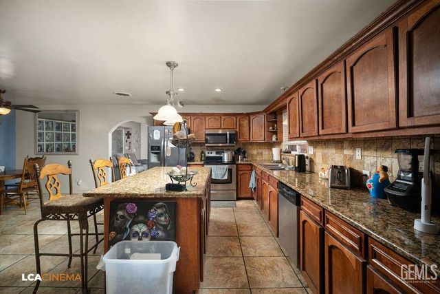 3108 Pesante Road, Bakersfield, CA 93306