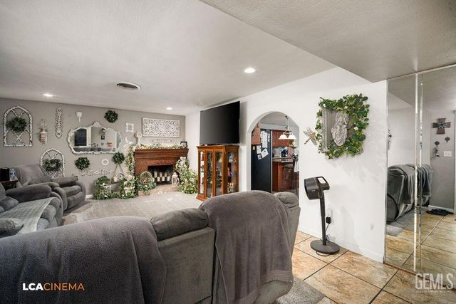 3108 Pesante Road, Bakersfield, CA 93306