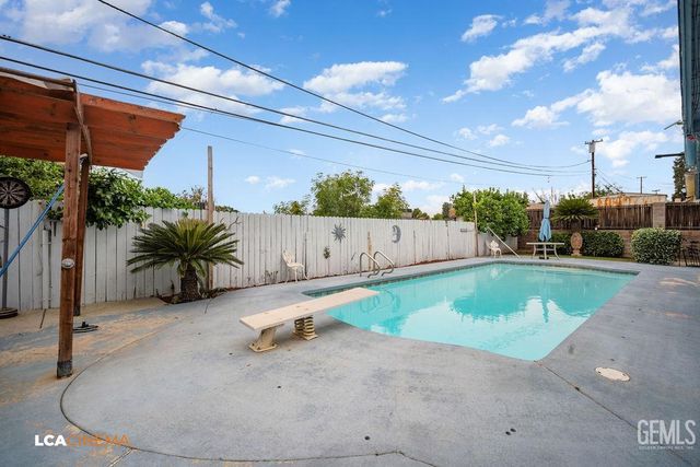 3108 Pesante Road, Bakersfield, CA 93306