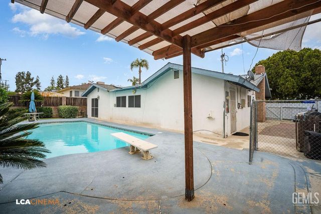 3108 Pesante Road, Bakersfield, CA 93306