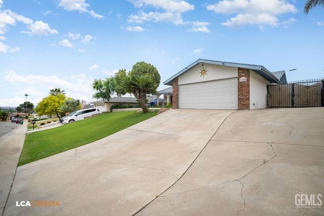 3108 Pesante Road, Bakersfield, CA 93306