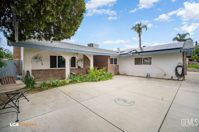3108 Pesante Road, Bakersfield, CA 93306