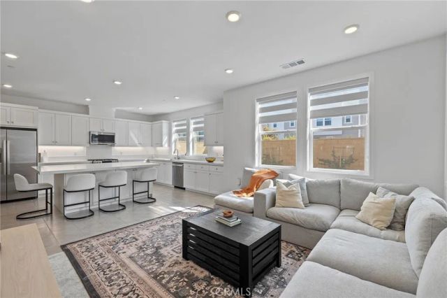 236 Yerba, Irvine, CA 92618